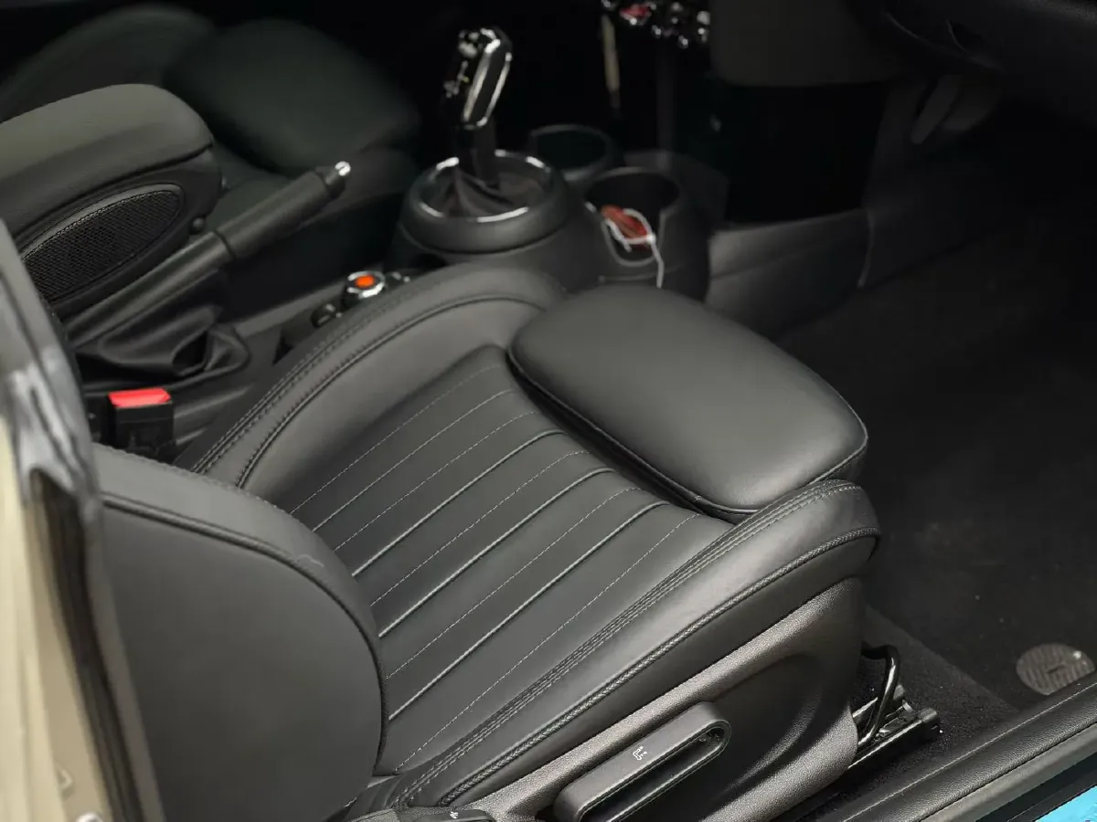 2020 MINI MINI 2.0T 192HP L4 7DCT,autocango,china used car exporter,china ev exporter,chinese used car exporter,chinese used ev exporter