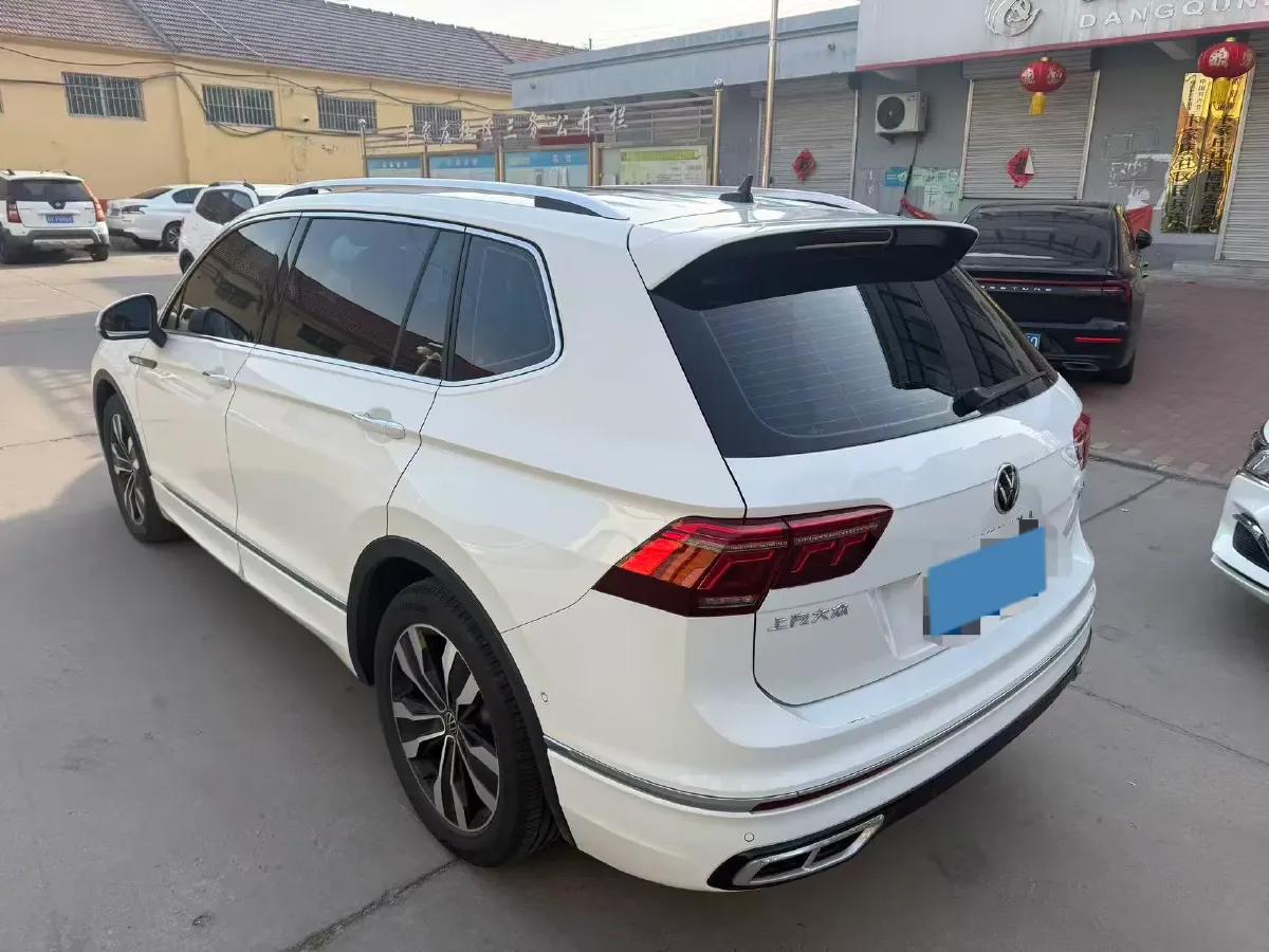 2023 Volkswagen Tiguan L 2.0T 186HP L4 7DCT,autocango,china used car exporter,china ev exporter,chinese used car exporter,chinese used ev exporter