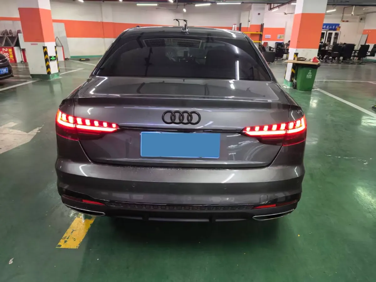 2022 Audi A4L 2.0T 190HP L4 7DCT,autocango,china used car exporter,china ev exporter,chinese used car exporter,chinese used ev exporter