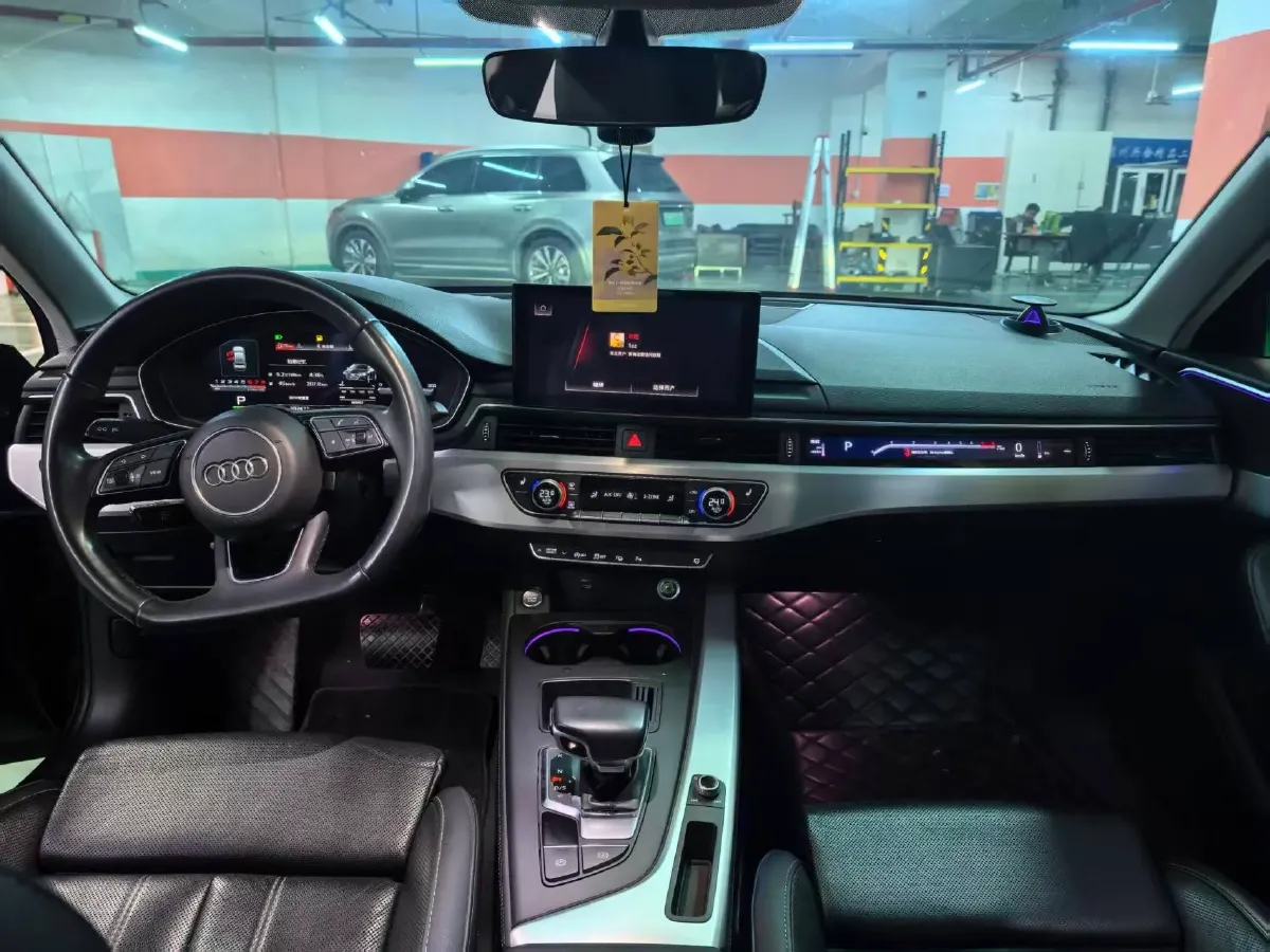 2022 Audi A4L 2.0T 190HP L4 7DCT,autocango,china used car exporter,china ev exporter,chinese used car exporter,chinese used ev exporter