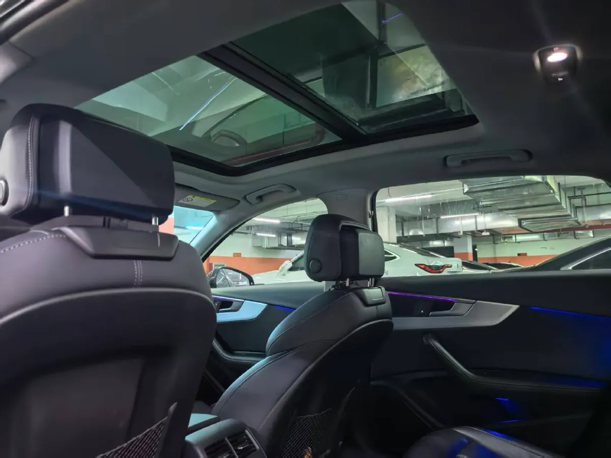 2022 Audi A4L 2.0T 190HP L4 7DCT,autocango,china used car exporter,china ev exporter,chinese used car exporter,chinese used ev exporter