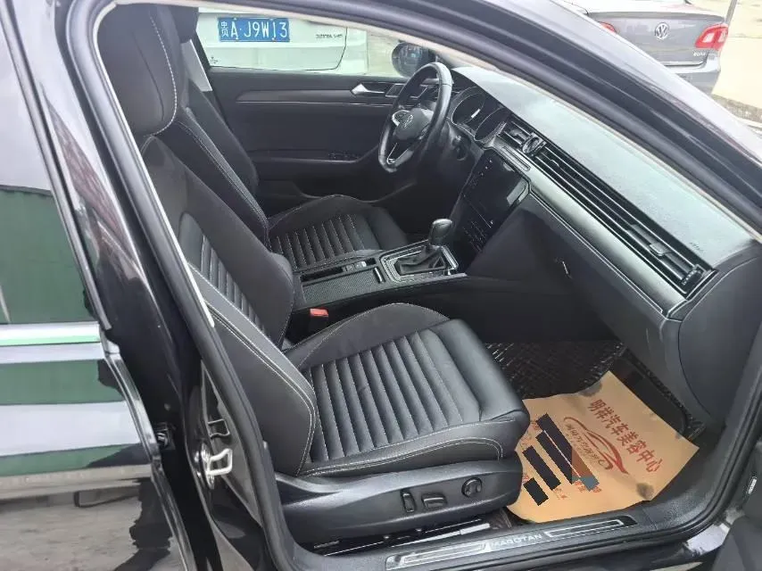 2020 Volkswagen Magotan 2.0T 186HP L4 7DCT,autocango,china used car exporter,china ev exporter,chinese used car exporter,chinese used ev exporter