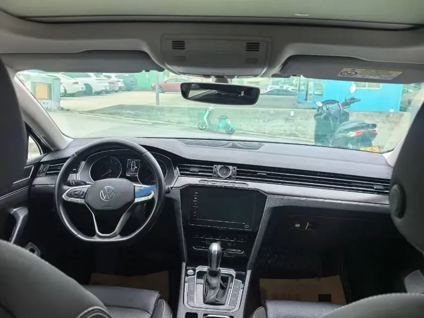 2020 Volkswagen Magotan 2.0T 186HP L4 7DCT,autocango,china used car exporter,china ev exporter,chinese used car exporter,chinese used ev exporter