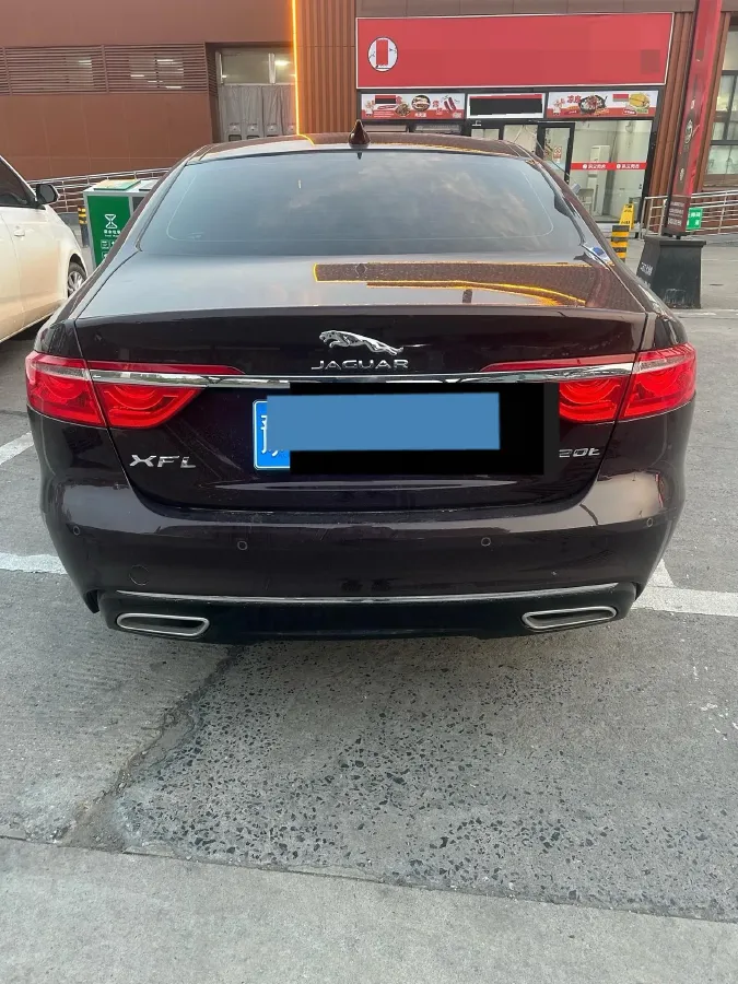 2020 Jaguar XFL 2.0T 200HP L4 8AT,autocango,china used car exporter,china ev exporter,chinese used car exporter,chinese used ev exporter