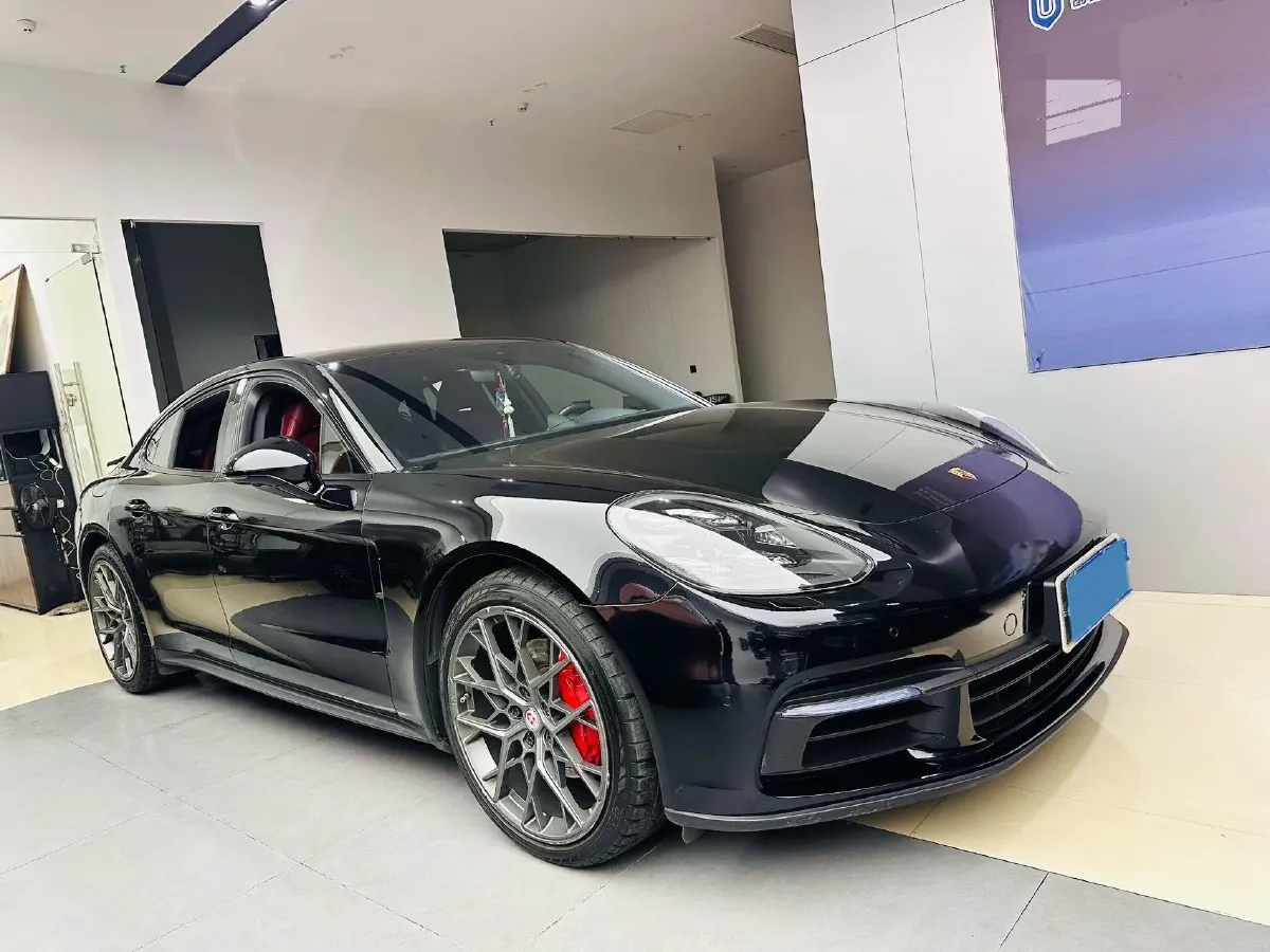 2017 BMW X6 3.0T 306HP L6 8AT,autocango,china used car exporter,china ev exporter,chinese used car exporter,chinese used ev exporter