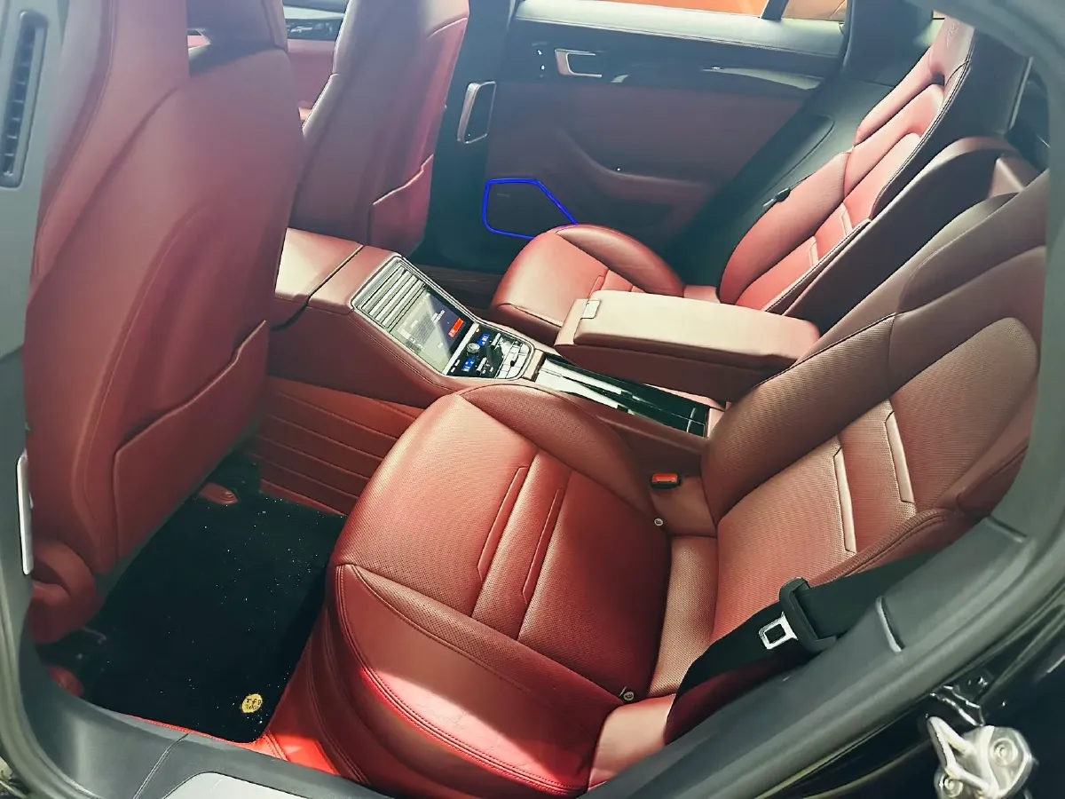 2017 BMW X6 3.0T 306HP L6 8AT,autocango,china used car exporter,china ev exporter,chinese used car exporter,chinese used ev exporter