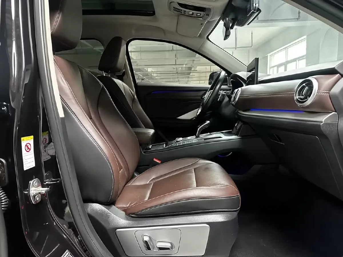 2020 WEY VV6 2.0T 227HP L4 7DCT,autocango,china used car exporter,china ev exporter,chinese used car exporter,chinese used ev exporter