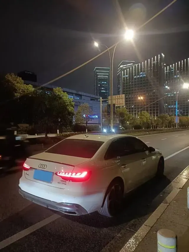 2020 Audi A4L 2.0T 190HP L4 7DCT,autocango,china used car exporter,china ev exporter,chinese used car exporter,chinese used ev exporter