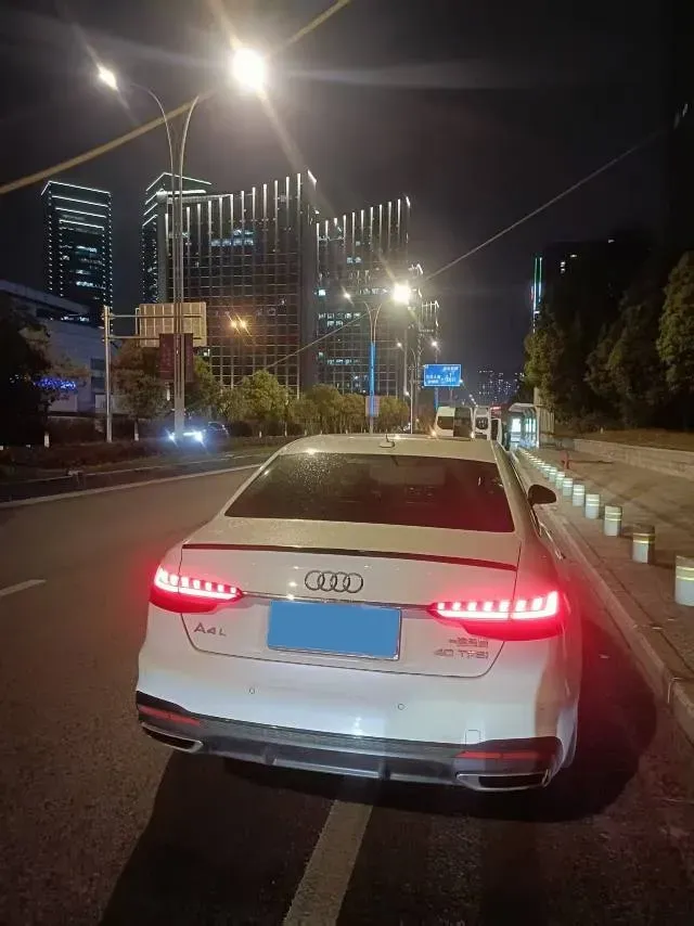 2020 Audi A4L 2.0T 190HP L4 7DCT,autocango,china used car exporter,china ev exporter,chinese used car exporter,chinese used ev exporter