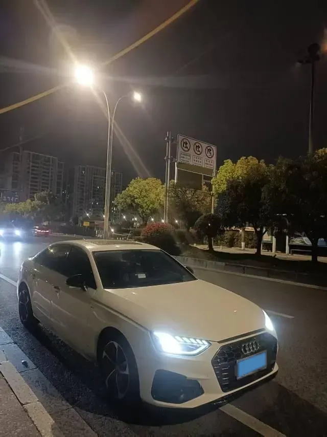2020 Audi A4L 2.0T 190HP L4 7DCT,autocango,china used car exporter,china ev exporter,chinese used car exporter,chinese used ev exporter