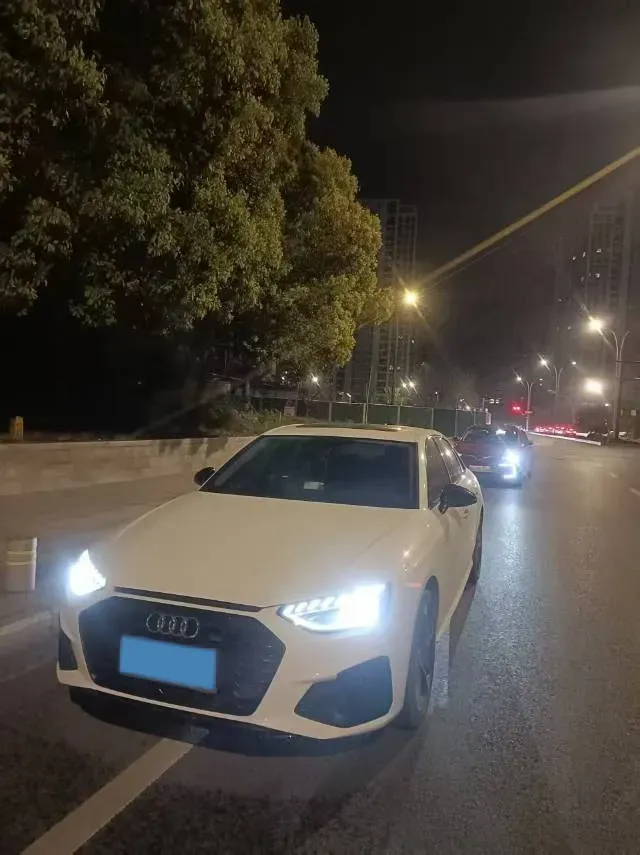 2020 Audi A4L 2.0T 190HP L4 7DCT,autocango,china used car exporter,china ev exporter,chinese used car exporter,chinese used ev exporter