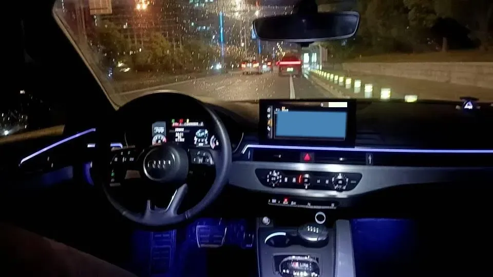 2020 Audi A4L 2.0T 190HP L4 7DCT,autocango,china used car exporter,china ev exporter,chinese used car exporter,chinese used ev exporter