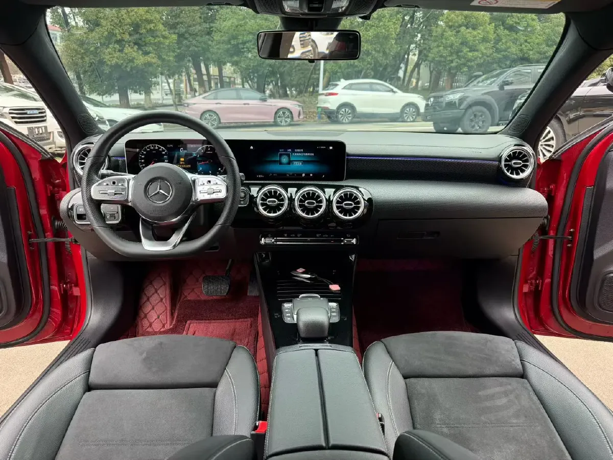 2020 Mercedes-Benz A Class 1.3T 163HP L4 7DCT,autocango,china used car exporter,china ev exporter,chinese used car exporter,chinese used ev exporter