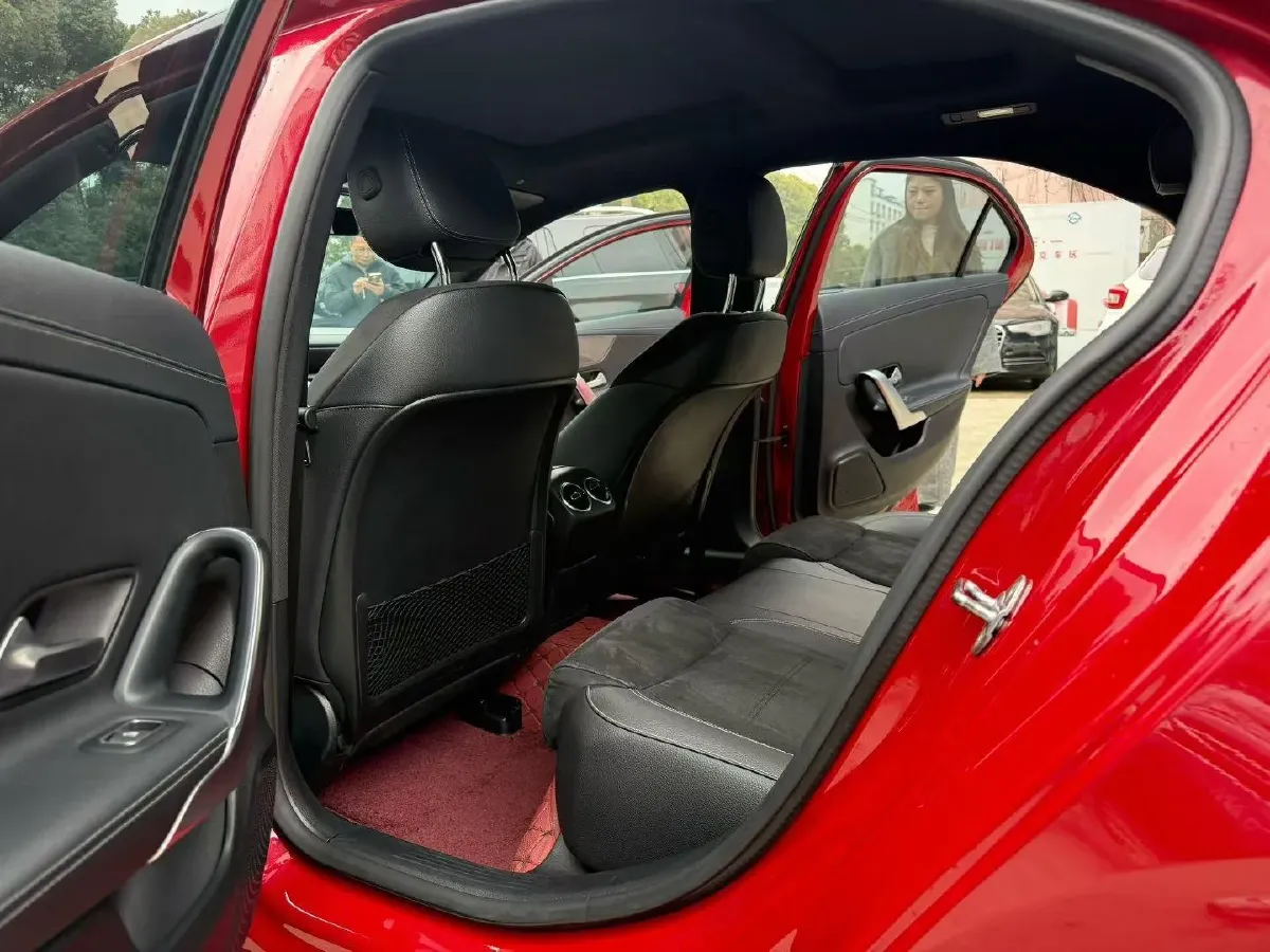 2020 Mercedes-Benz A Class 1.3T 163HP L4 7DCT,autocango,china used car exporter,china ev exporter,chinese used car exporter,chinese used ev exporter