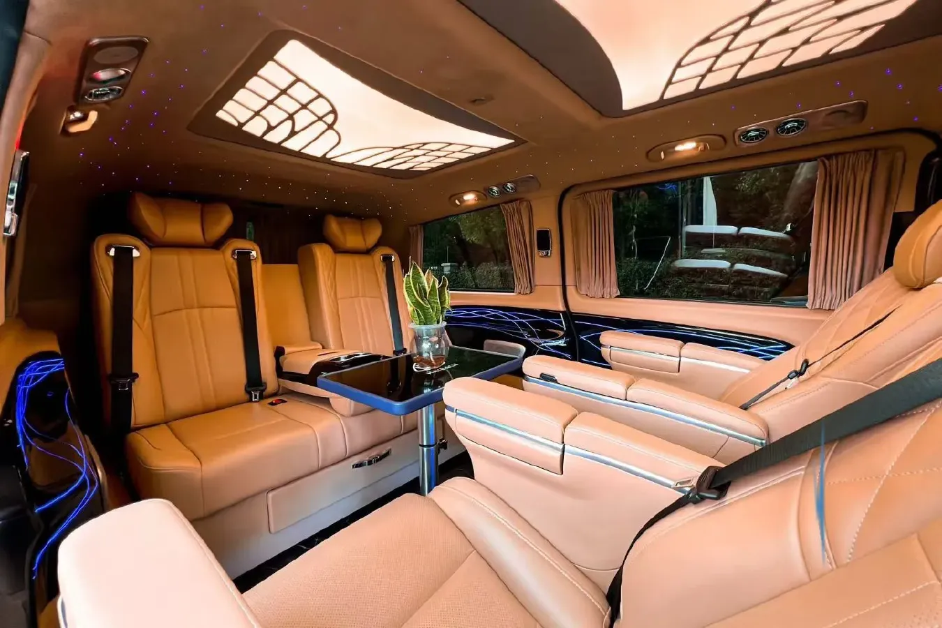 2022 Mercedes-Benz V Class 2.0T 211HP L4 9AT,autocango,china used car exporter,china ev exporter,chinese used car exporter,chinese used ev exporter