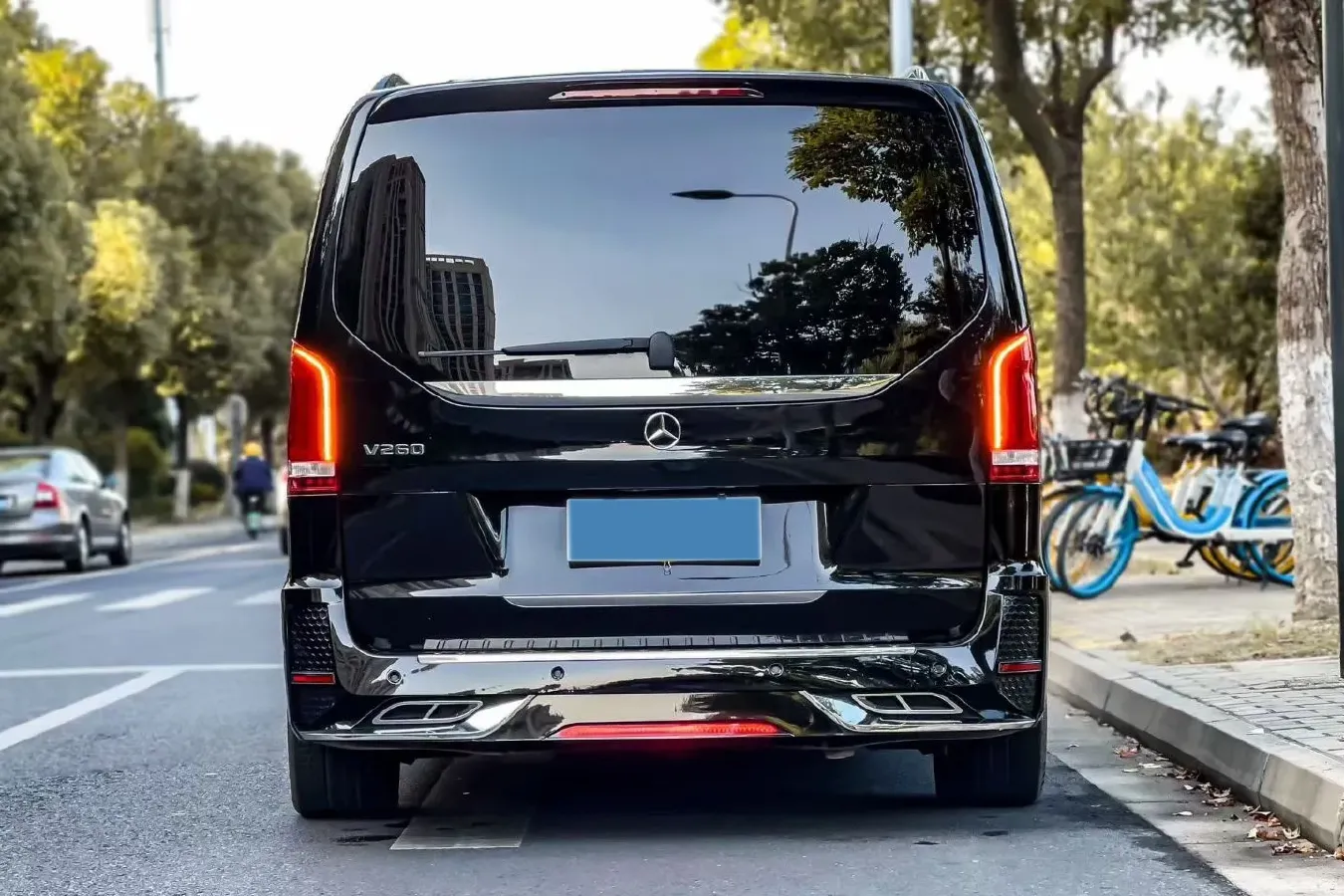 2022 Mercedes-Benz V Class 2.0T 211HP L4 9AT,autocango,china used car exporter,china ev exporter,chinese used car exporter,chinese used ev exporter
