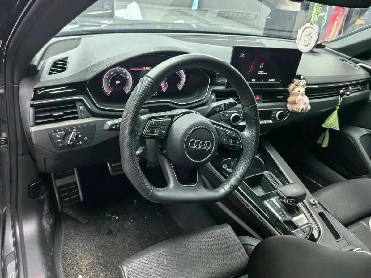 2023 Audi A4L 2.0T 190HP L4 7DCT,autocango,china used car exporter,china ev exporter,chinese used car exporter,chinese used ev exporter