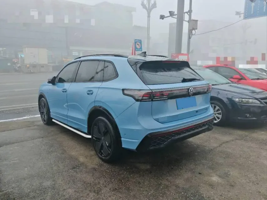 2024 Volkswagen Tiguan L 2.0T 220HP L4 7DCT,autocango,china used car exporter,china ev exporter,chinese used car exporter,chinese used ev exporter