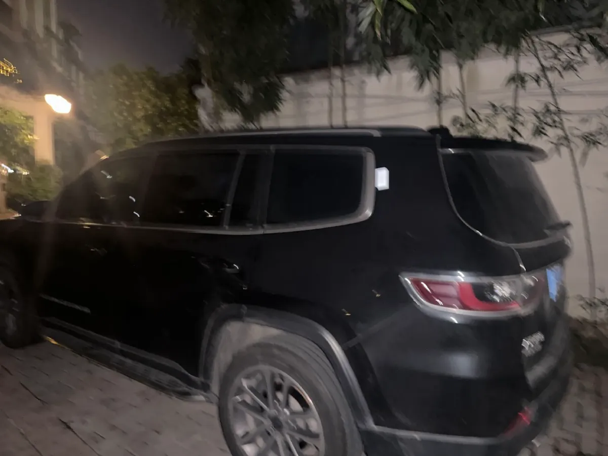 2018 Jeep Grand Commander 2.0T 265HP L4 9AT,autocango,china used car exporter,china ev exporter,chinese used car exporter,chinese used ev exporter