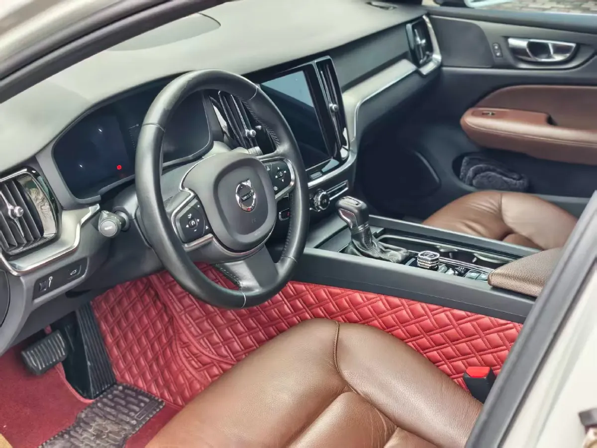 2021 Volvo S60 2.0T 190HP L4 8AT,autocango,china used car exporter,china ev exporter,chinese used car exporter,chinese used ev exporter