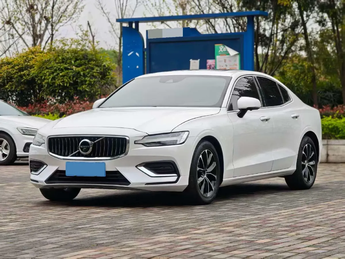 2021 Volvo S60 2.0T 190HP L4 8AT,autocango,china used car exporter,china ev exporter,chinese used car exporter,chinese used ev exporter