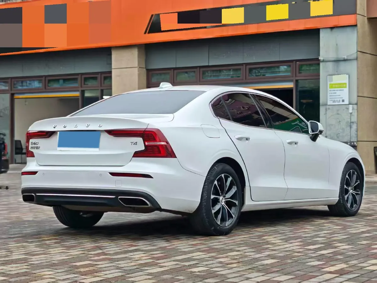 2021 Volvo S60 2.0T 190HP L4 8AT,autocango,china used car exporter,china ev exporter,chinese used car exporter,chinese used ev exporter