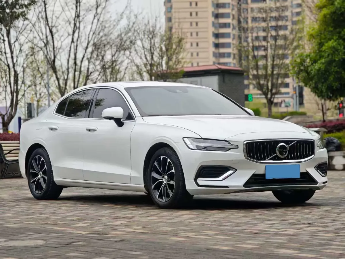 2021 Volvo S60 2.0T 190HP L4 8AT,autocango,china used car exporter,china ev exporter,chinese used car exporter,chinese used ev exporter
