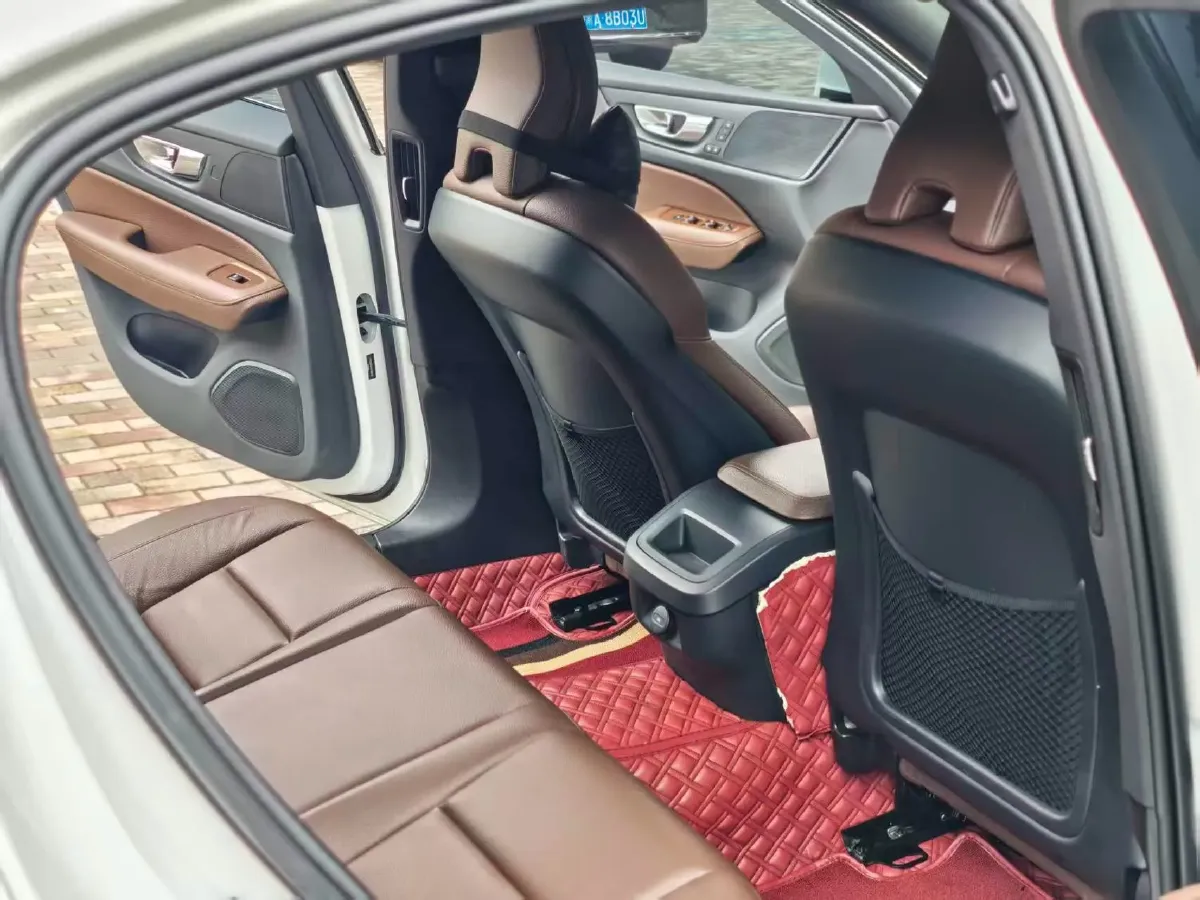 2021 Volvo S60 2.0T 190HP L4 8AT,autocango,china used car exporter,china ev exporter,chinese used car exporter,chinese used ev exporter