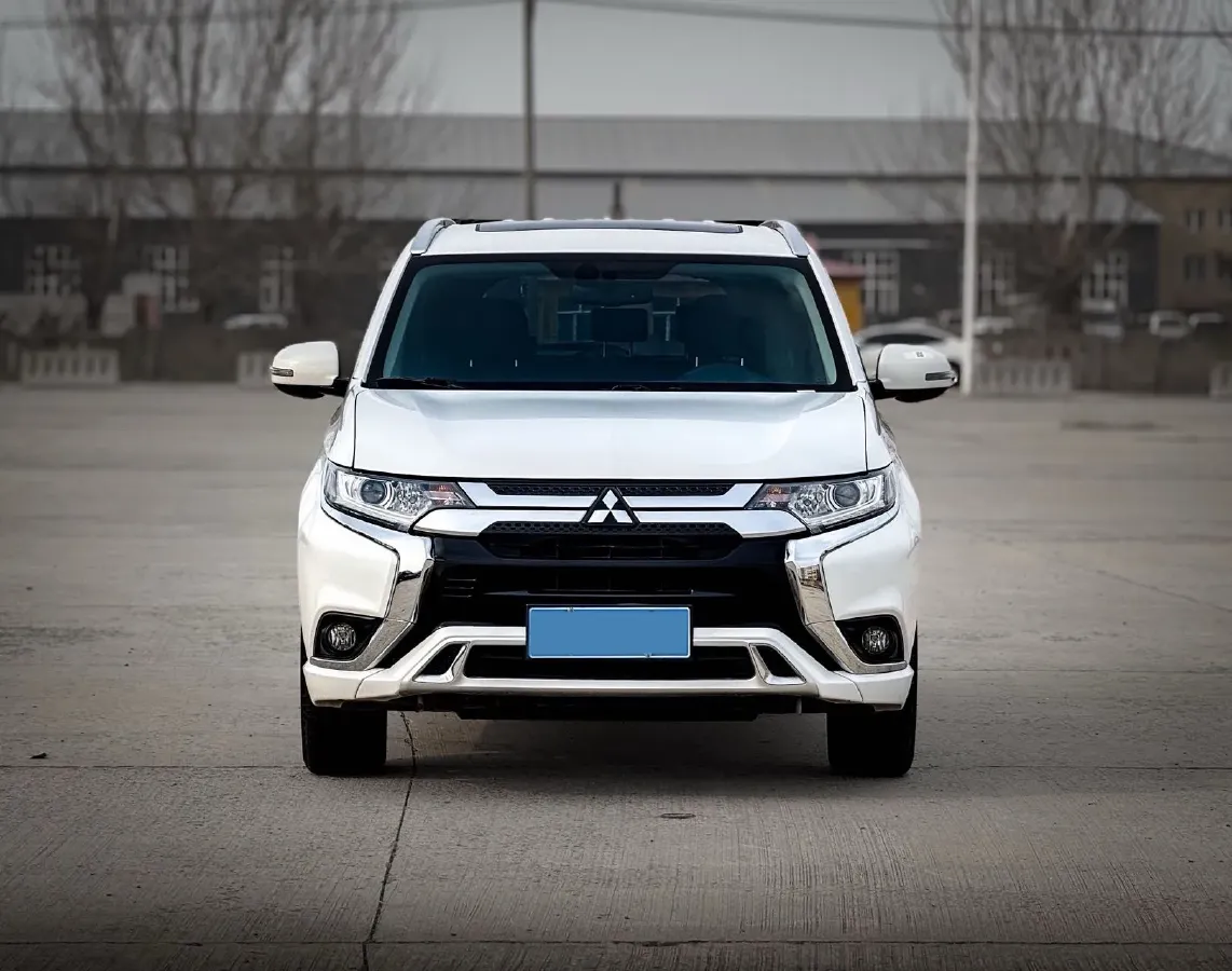 2021 Mitsubishi Outlander 2.0L 166HP L4 CVT,autocango,china used car exporter,china ev exporter,chinese used car exporter,chinese used ev exporter