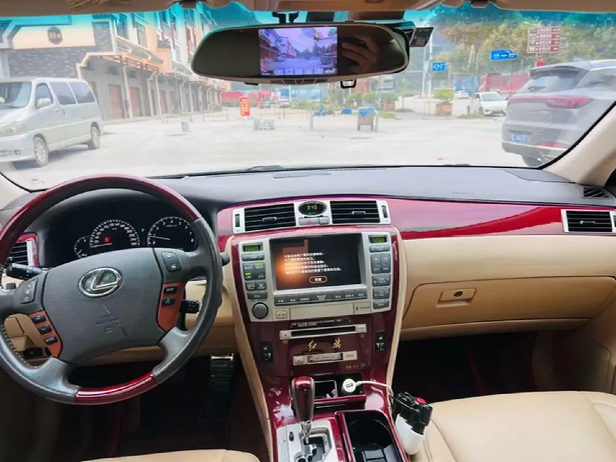 2009 HongQi ShengShi 3.0L 231HP V6 6AT,autocango,china used car exporter,china ev exporter,chinese used car exporter,chinese used ev exporter