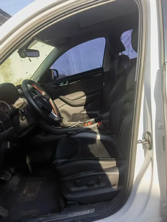 2018 Skoda Kodiak 1.8T 180HP L4 7DCT,autocango,china used car exporter,china ev exporter,chinese used car exporter,chinese used ev exporter