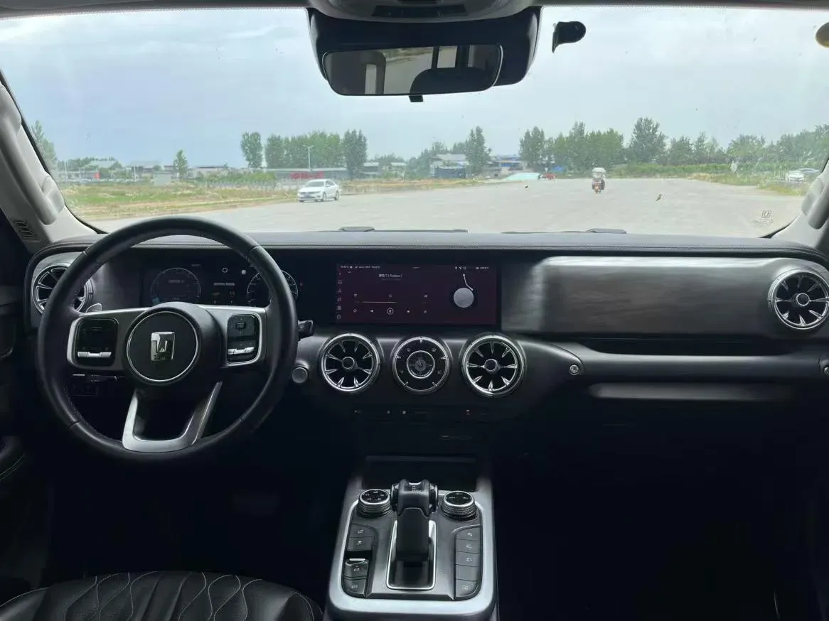 2021 Tank 300 2.0T 227HP L4 8AT,autocango,china used car exporter,china ev exporter,chinese used car exporter,chinese used ev exporter