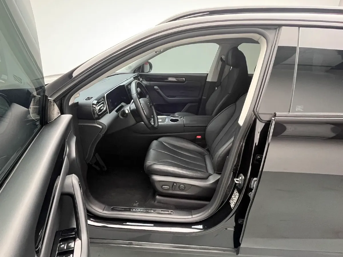 2023 Leapmotor C11 BEV 69.2KWH,autocango,china used car exporter,china ev exporter,chinese used car exporter,chinese used ev exporter