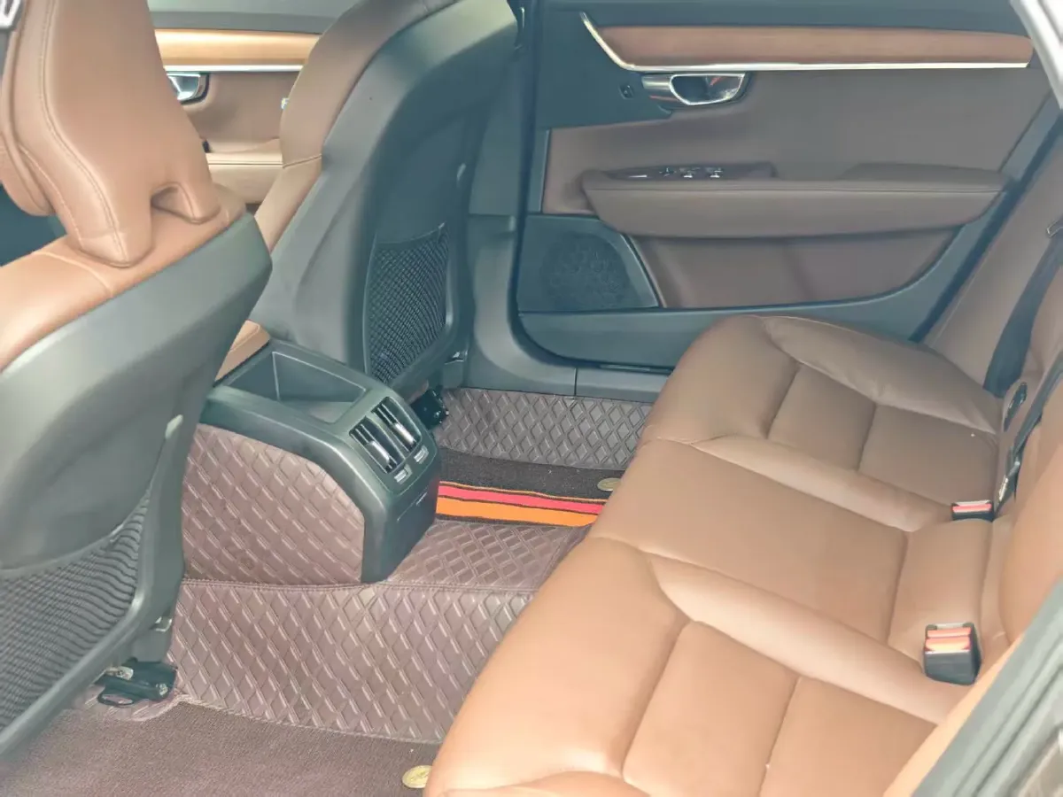 2021 Volvo S90 2.0T 250HP L4 8AT,autocango,china used car exporter,china ev exporter,chinese used car exporter,chinese used ev exporter