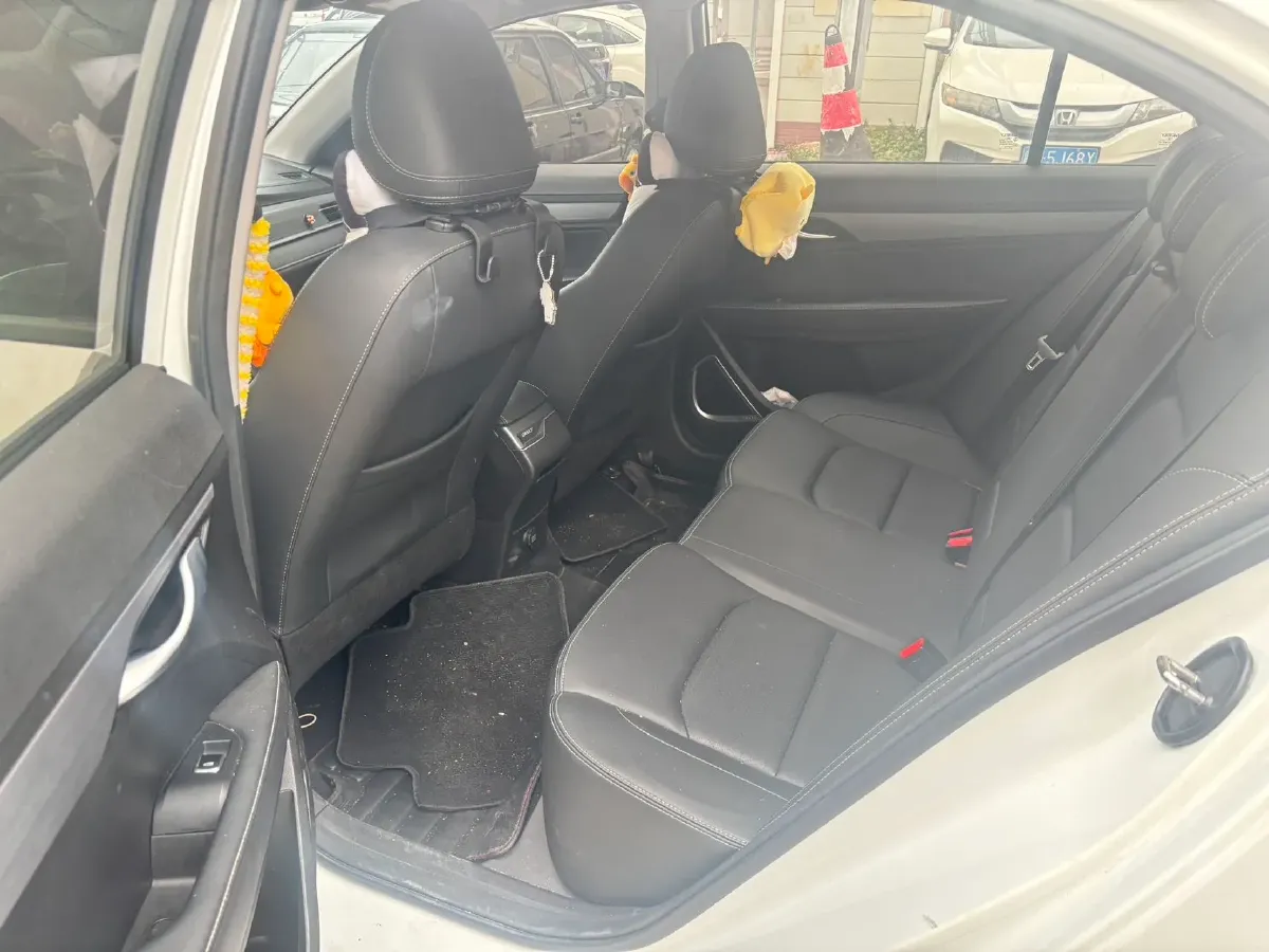 2021 BaoJun 530 1.5T 147HP L4 CVT,autocango,china used car exporter,china ev exporter,chinese used car exporter,chinese used ev exporter