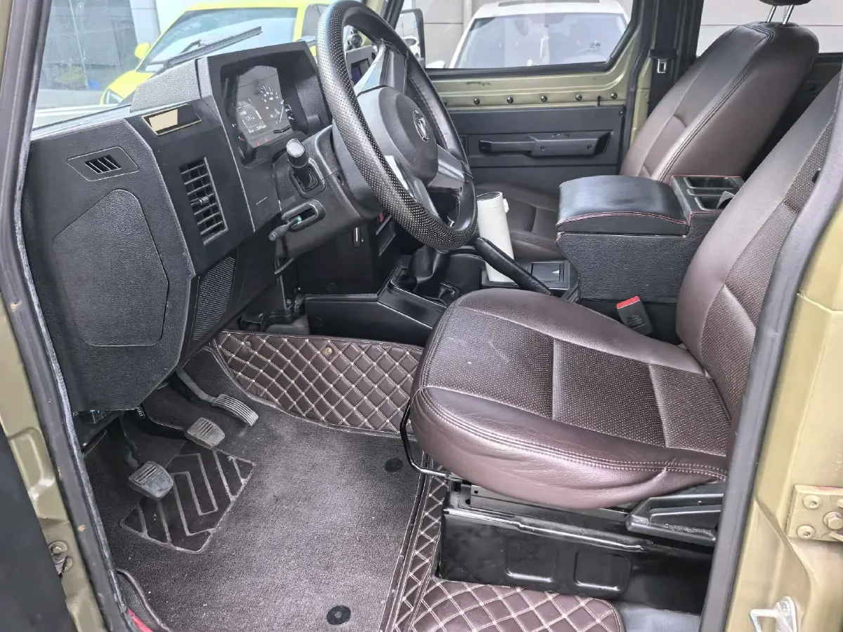 2022 BAW 212 2.0L 144HP L4 5MT,autocango,china used car exporter,china ev exporter,chinese used car exporter,chinese used ev exporter