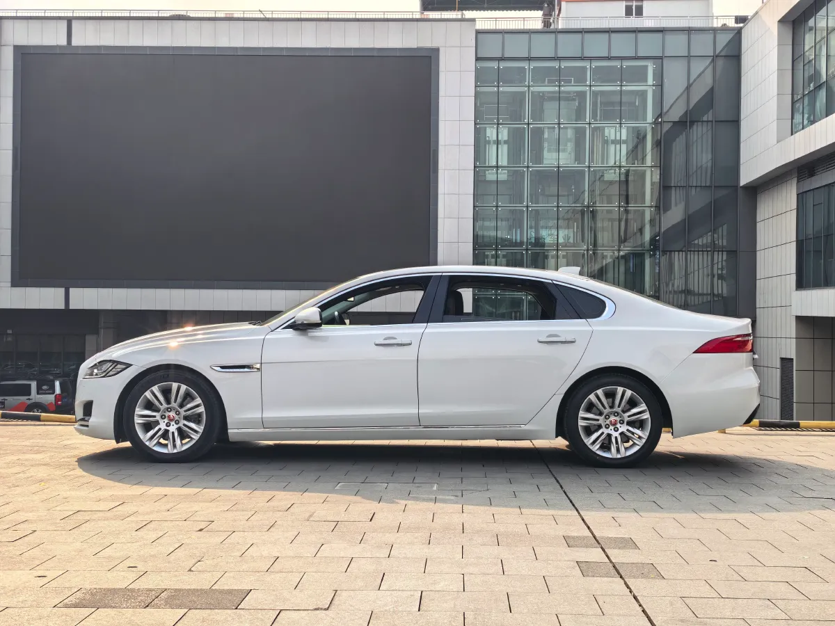 2018 Mercedes-Benz E Class 2.0T 184HP L4 9AT,autocango,china used car exporter,china ev exporter,chinese used car exporter,chinese used ev exporter