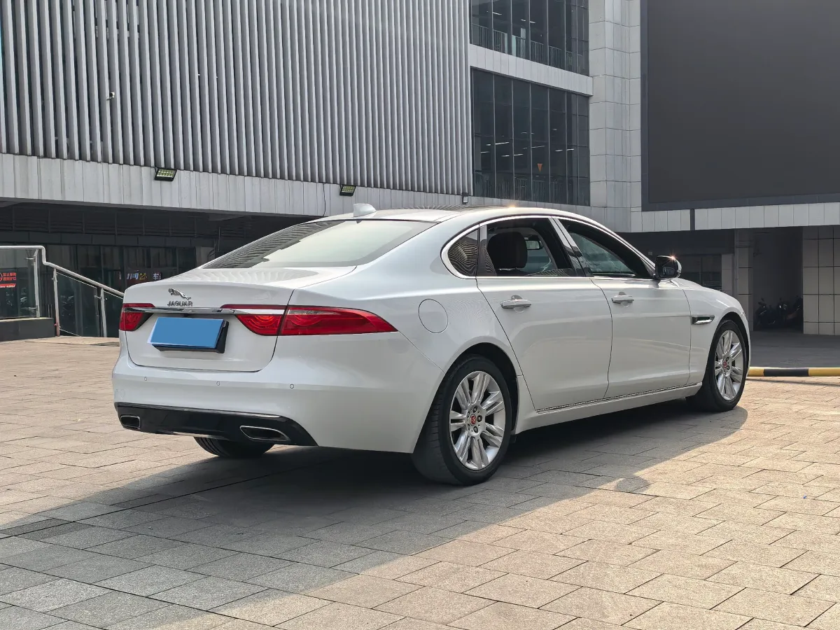 2018 Mercedes-Benz E Class 2.0T 184HP L4 9AT,autocango,china used car exporter,china ev exporter,chinese used car exporter,chinese used ev exporter