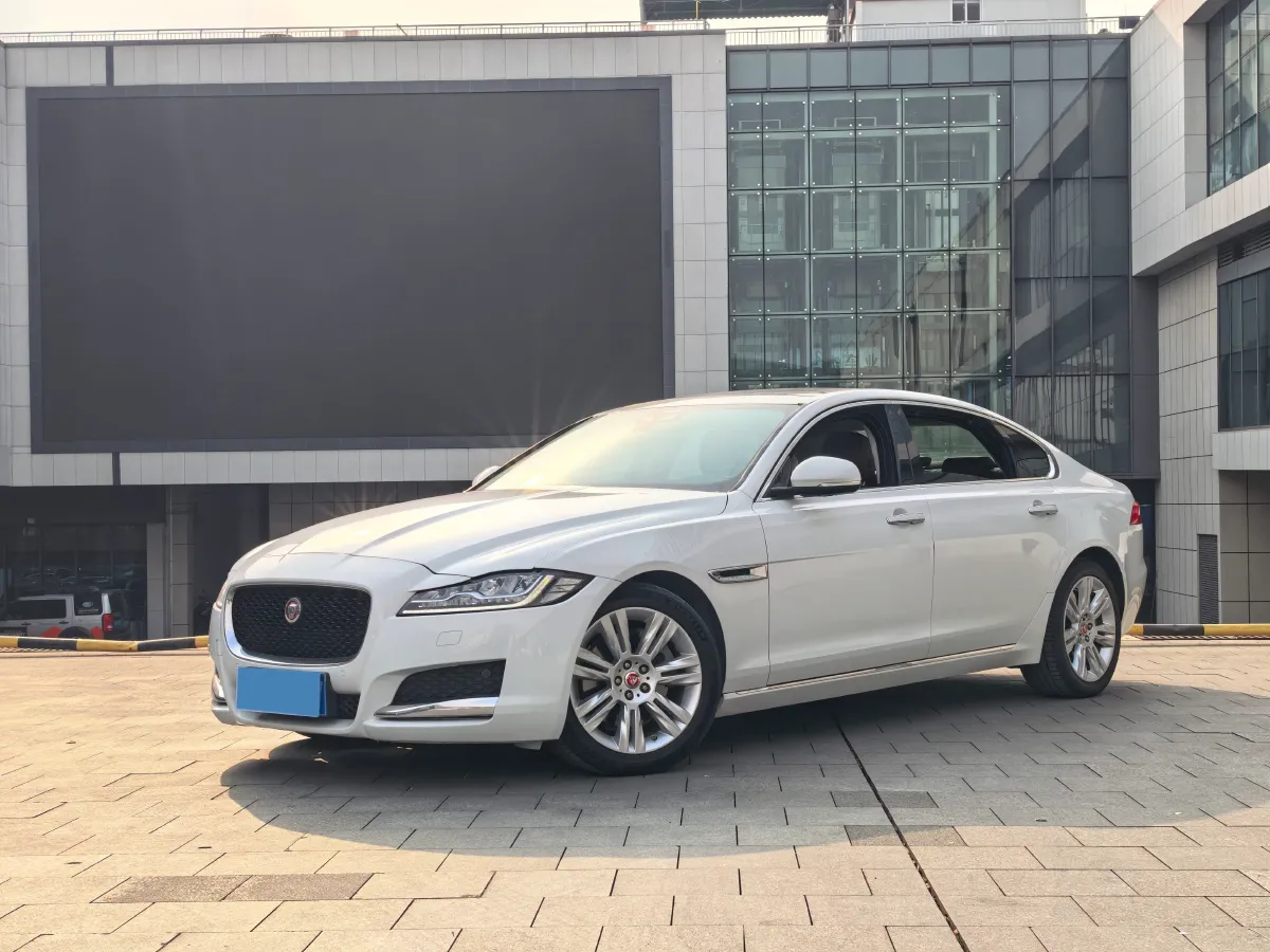 2018 Mercedes-Benz E Class 2.0T 184HP L4 9AT,autocango,china used car exporter,china ev exporter,chinese used car exporter,chinese used ev exporter