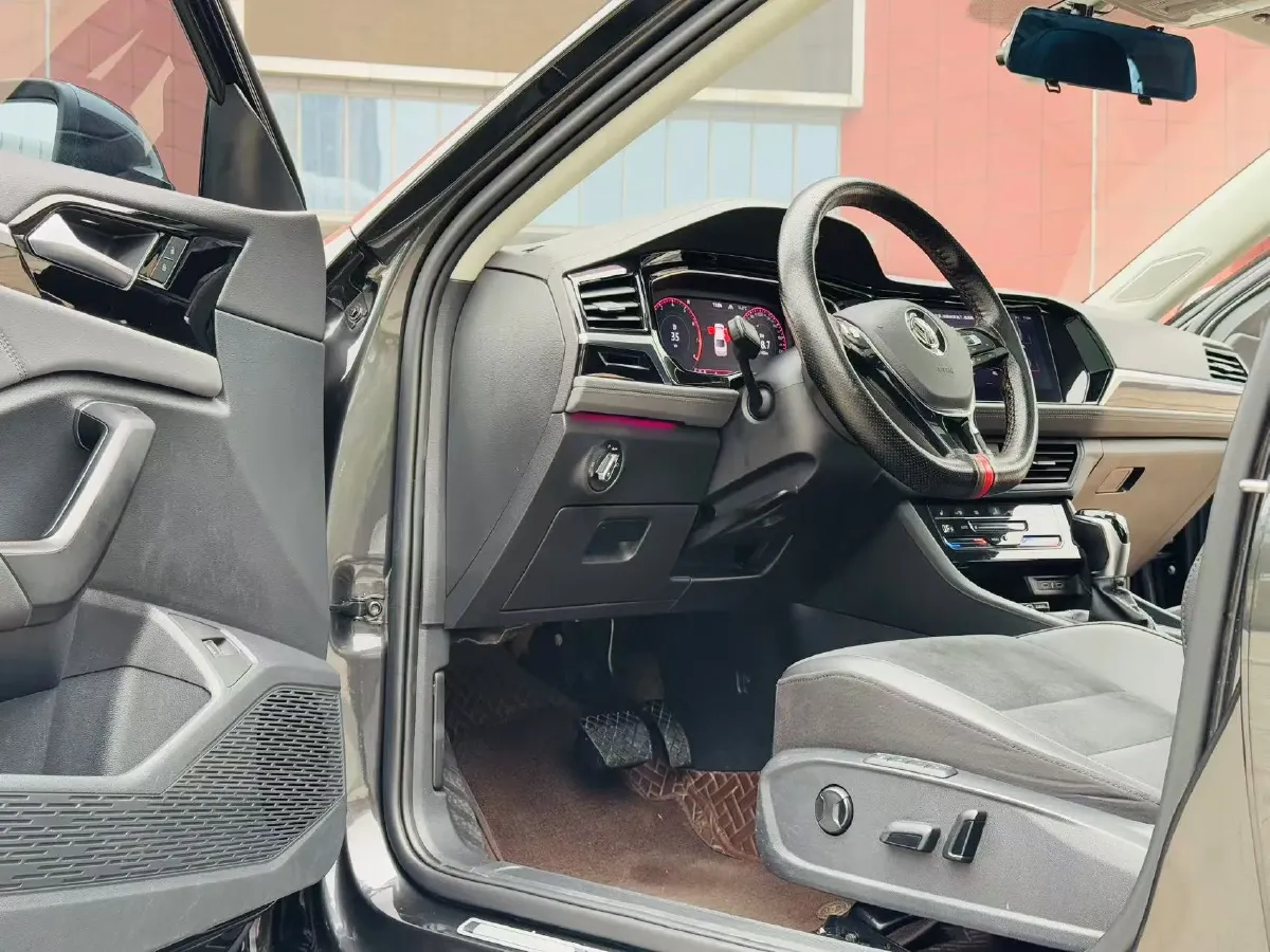 2021 Volkswagen Sagitar 1.4T 150HP L4 7DCT,autocango,china used car exporter,china ev exporter,chinese used car exporter,chinese used ev exporter