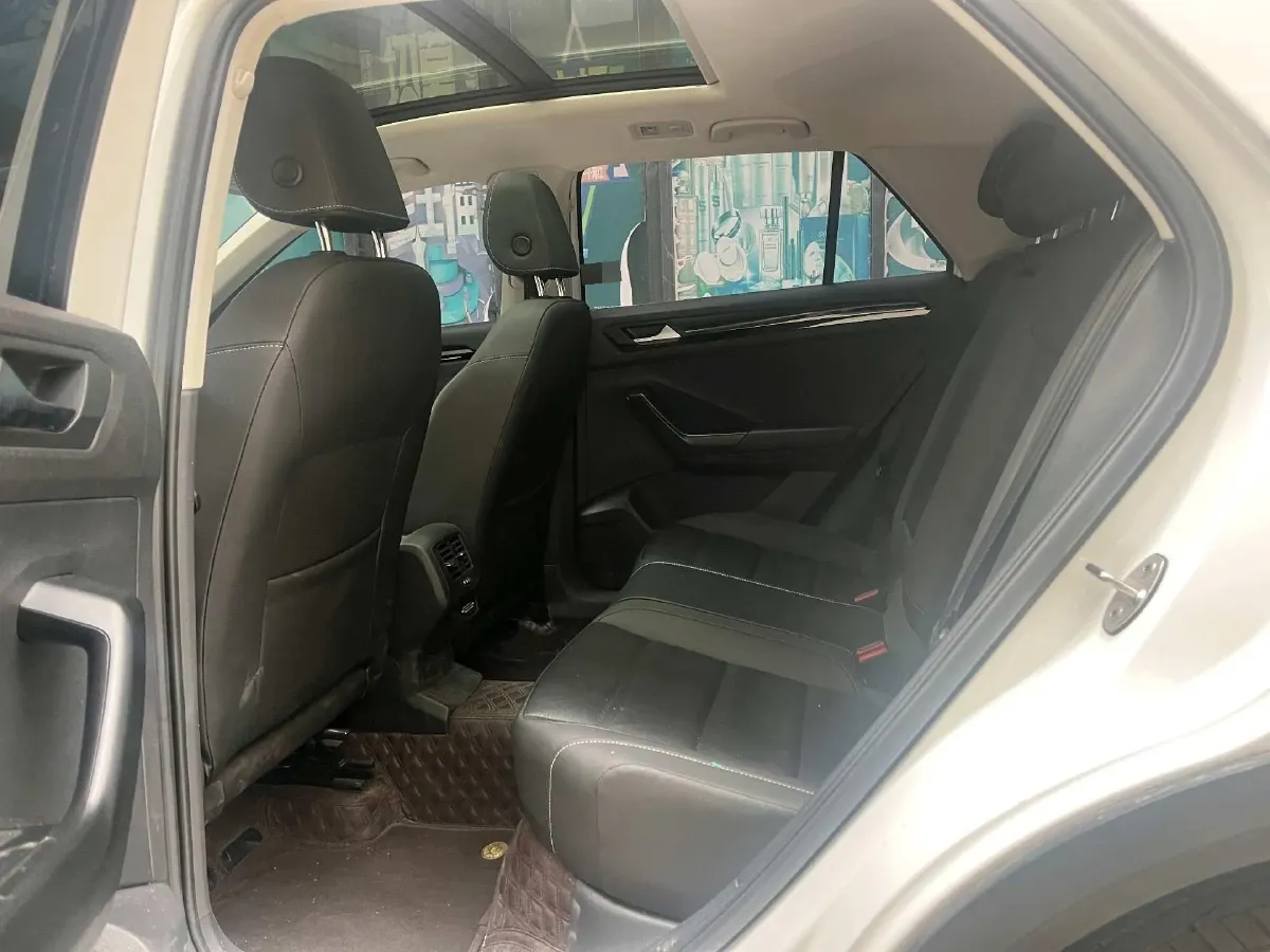 2021 Volkswagen T-Roc 1.4T 150HP L4 7DCT,autocango,china used car exporter,china ev exporter,chinese used car exporter,chinese used ev exporter