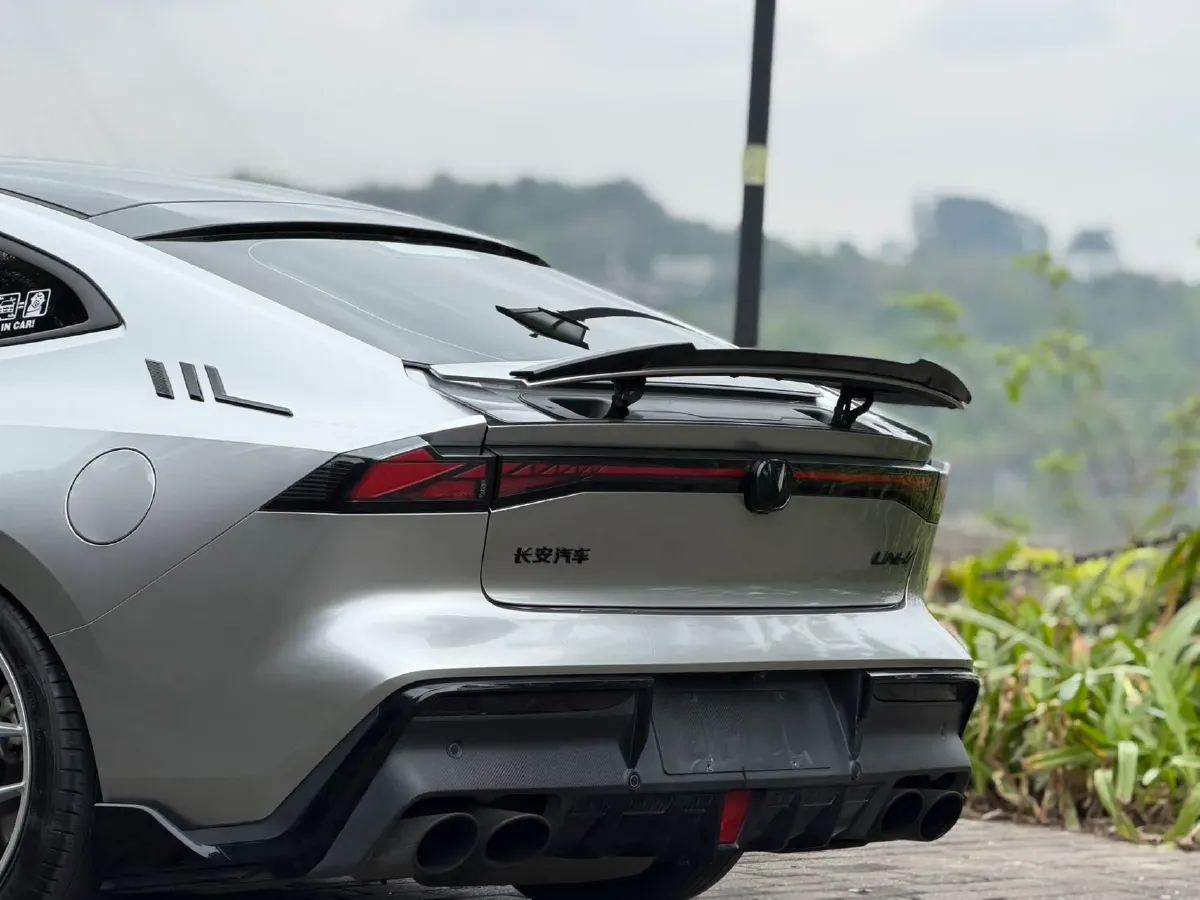 2023 ChangAn UNI-V 2.0T 233HP L4 8AT,autocango,china used car exporter,china ev exporter,chinese used car exporter,chinese used ev exporter