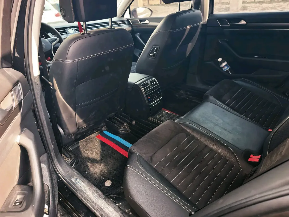 2021 Volkswagen Magotan 2.0T 186HP L4 7DCT,autocango,china used car exporter,china ev exporter,chinese used car exporter,chinese used ev exporter