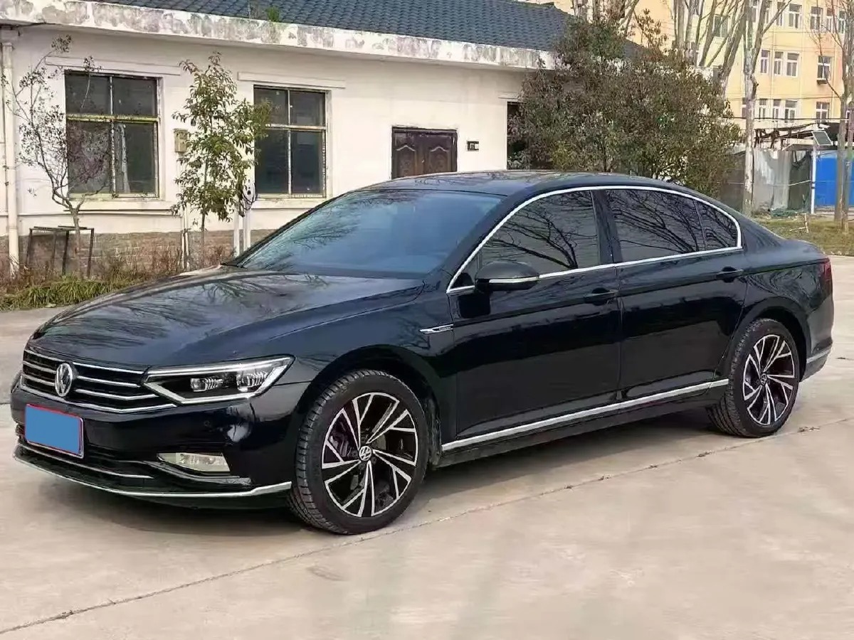 2021 Volkswagen Magotan 2.0T 186HP L4 7DCT,autocango,china used car exporter,china ev exporter,chinese used car exporter,chinese used ev exporter