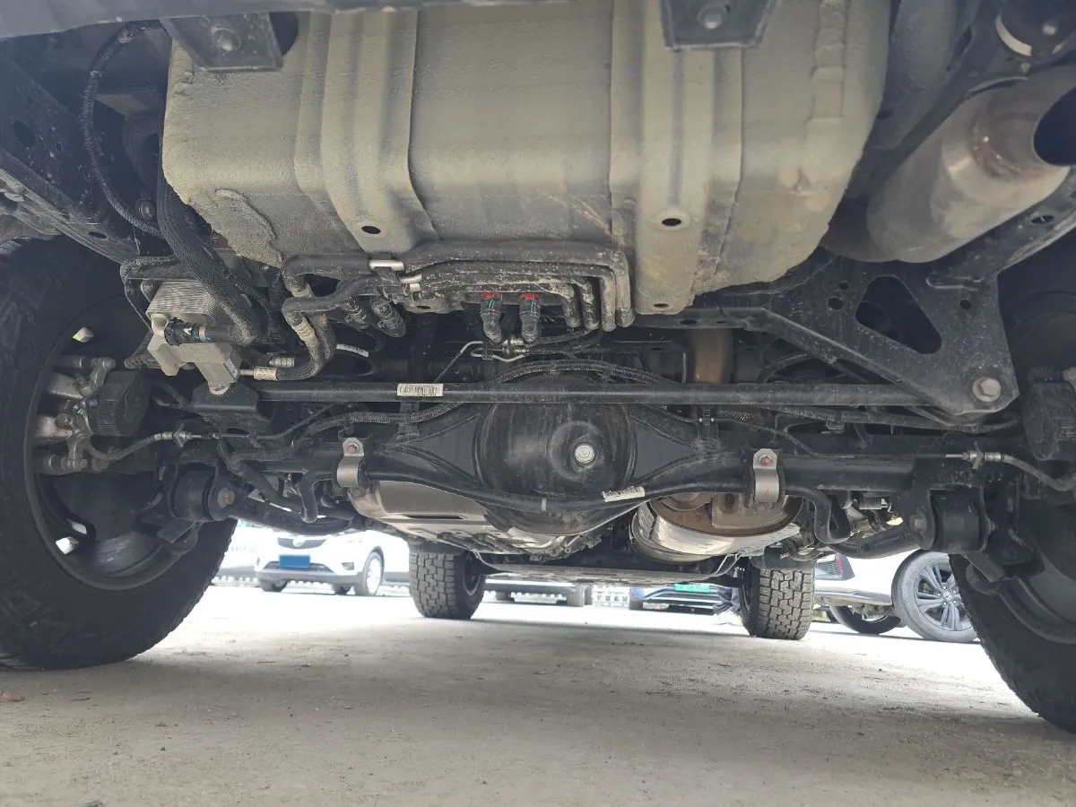 2025 Tank 300 2.0T 252HP L4 9AT PHEV,autocango,china used car exporter,china ev exporter,chinese used car exporter,chinese used ev exporter