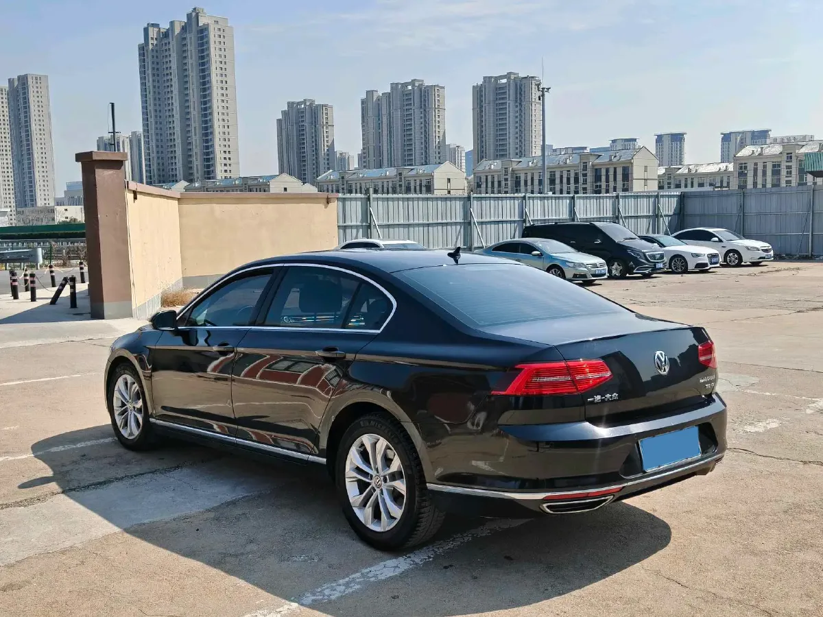 2019 Volkswagen Magotan 2.0T 186HP L4 7DCT,autocango,china used car exporter,china ev exporter,chinese used car exporter,chinese used ev exporter