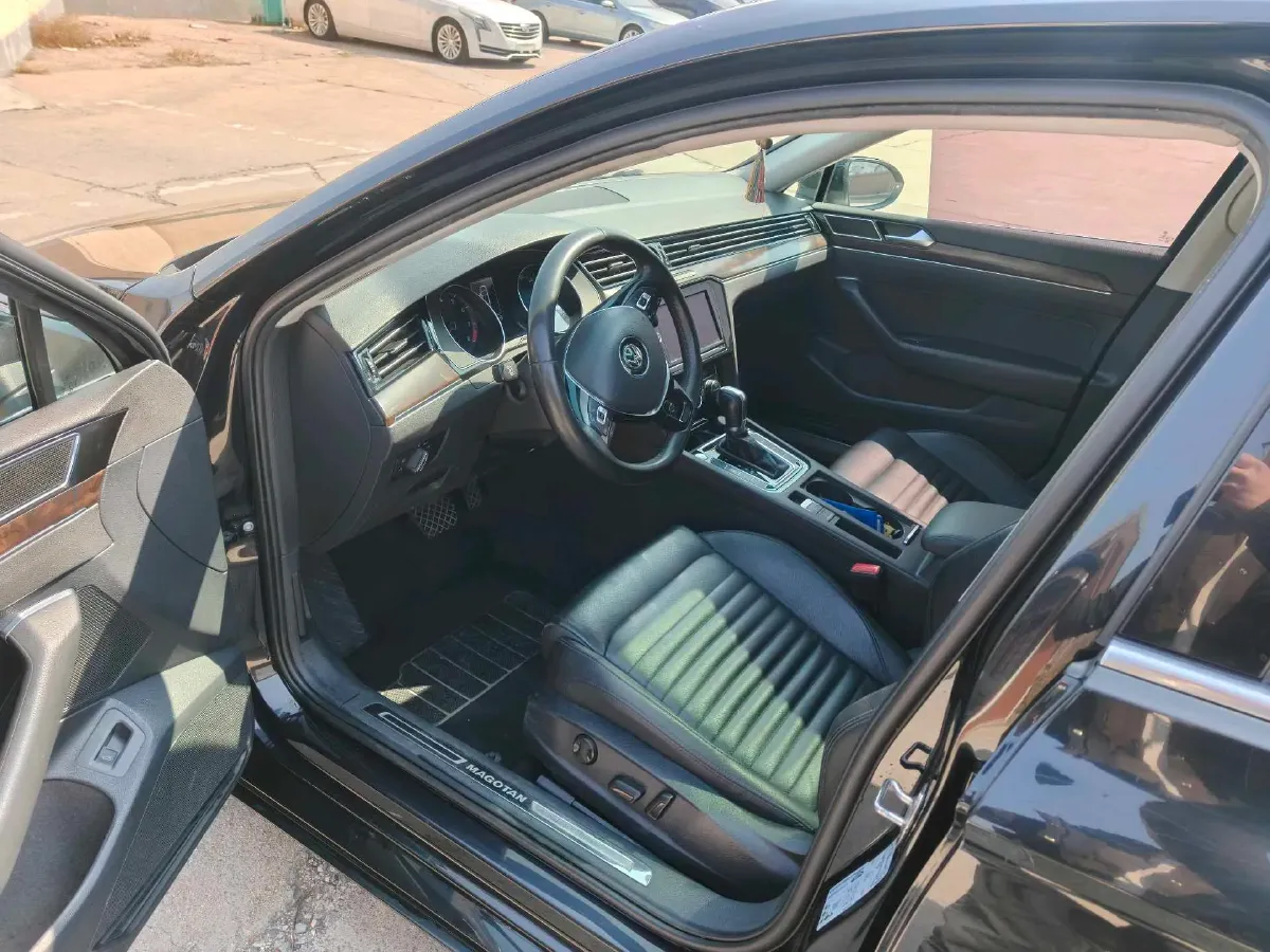 2019 Volkswagen Magotan 2.0T 186HP L4 7DCT,autocango,china used car exporter,china ev exporter,chinese used car exporter,chinese used ev exporter