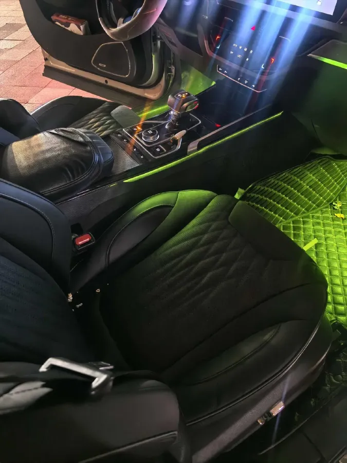 2022 HongQi HS5 2.0T 224HP L4 6AT,autocango,china used car exporter,china ev exporter,chinese used car exporter,chinese used ev exporter