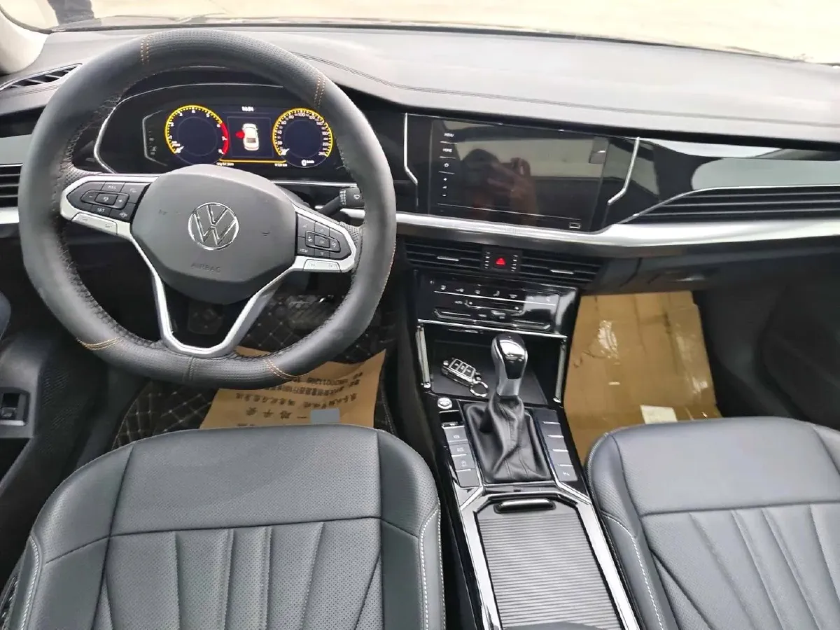 2025 Volkswagen Passat 2.0T 220HP L4 7DCT,autocango,china used car exporter,china ev exporter,chinese used car exporter,chinese used ev exporter