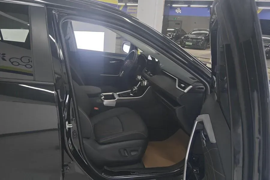 2024 Toyota RAV4 2.0L 171HP L4 CVT,autocango,china used car exporter,china ev exporter,chinese used car exporter,chinese used ev exporter